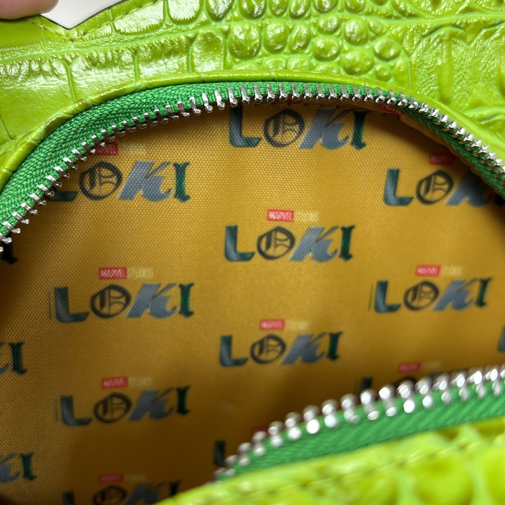 Cakeworthy Loki alligator purse - Picture 7 of 8